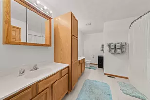 663 Ashleigh Ln, Roscoe, IL 61073 - Photo 16