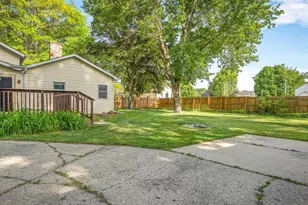 304 N 3rd St, Oregon, IL 61061 - Photo 34