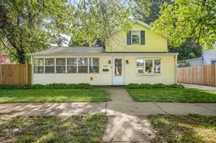 304 N 3rd St, Oregon, IL 61061 - Photo 2
