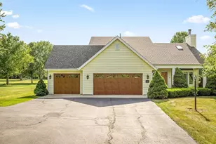 1 Glen Abbey Dr, Rockford, IL 61107 - Photo 8