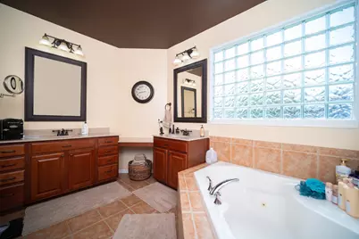 702 W Hampton Avenue, Loves Park, IL 61111 - Photo 24
