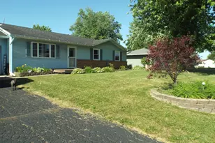 310 Lumar Dr, Pearl City, IL 61062 - Photo 2