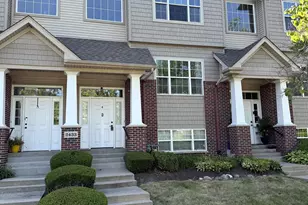 2433 River Oaks Ln, Rockford, IL 61102 - Photo 2