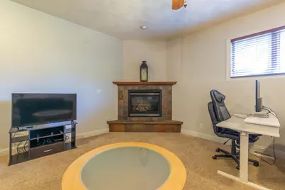 1021 Bertram Drive, Freeport, IL 61032 - Photo 24