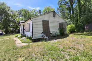 2101 Martha Ave, Rockford, IL 61104 - Photo 2