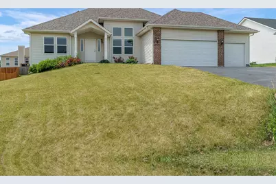 622 Ashleigh Lane, Roscoe, IL 61073 - Photo 2