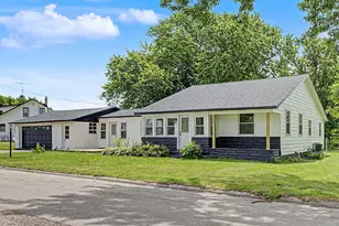 3018 Beaver Rd, Freeport, IL 61032 - Photo 2