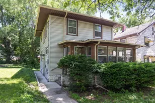 319 N Independence Ave, Rockford, IL 61101 - Photo 2