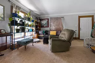 319 N Independence Ave, Rockford, IL 61101 - Photo 4