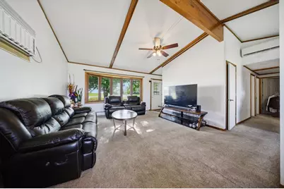 3447 Hilldale Drive, Freeport, IL 61032 - Photo 4