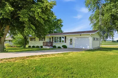 3447 Hilldale Drive, Freeport, IL 61032 - Photo 2