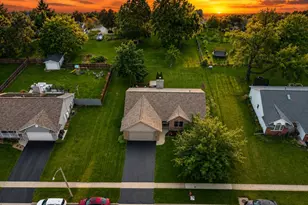 614 Moth St, Pecatonica, IL 61063 - Photo 4