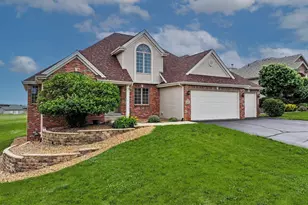 11697 Deacon Dr, Rockton, IL 61072 - Photo 2