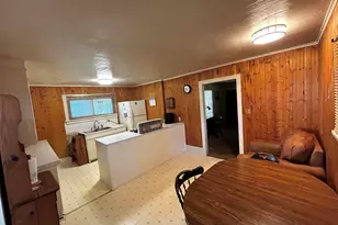 126 E 6th St, Pecatonica, IL 61063 - Photo 6