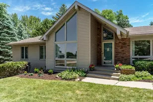 11335 Bayberry Dr, Roscoe, IL 61073 - Photo 1