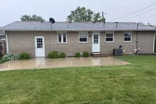 1421 25th St, Peru, IL 61354 - Photo 16