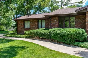 1610 Shaw Woods Dr, Rockford, IL 61107 - Photo 2