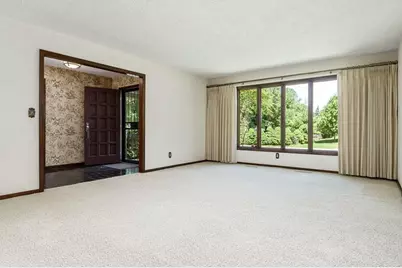 1610 Shaw Woods Drive, Rockford, IL 61107 - Photo 6