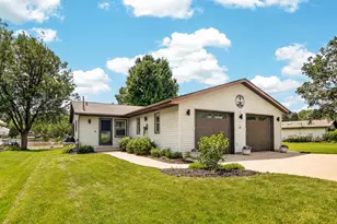 1106 Candlewick Dr NE, Poplar Grove, IL 61065 - Photo 2