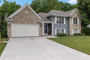 11202 Downing Ln, Roscoe, IL 61073 - Photo 2