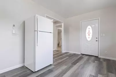 135 S 8th Street, South Beloit, IL 61080 - Photo 6