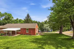 102 N High St, Galena, IL 61036 - Photo 2