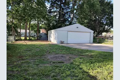 604 Frances Avenue, Loves Park, IL 61111 - Photo 4
