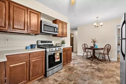 5008 Carol Court, Rockford, IL 61108 - Photo 8