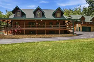 2105 N Elizabeth Scales Mound Rd, Elizabeth, IL 61028 - Photo 4