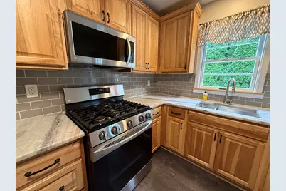 924 Peter Avenue, Rockford, IL 61108 - Photo 8