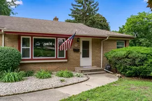 2703 19th Ave, Rockford, IL 61108 - Photo 4