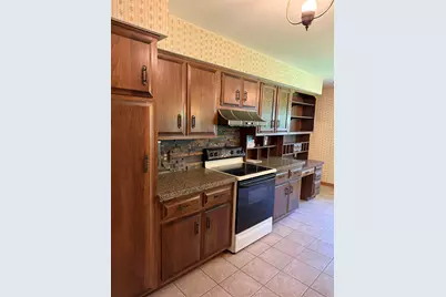 1894 N Ridge Drive, Freeport, IL 61032 - Photo 6