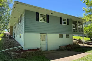 1894 N Ridge Dr, Freeport, IL 61032 - Photo 24