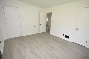 2020 N Rockton Ave, Rockford, IL 61103 - Photo 10
