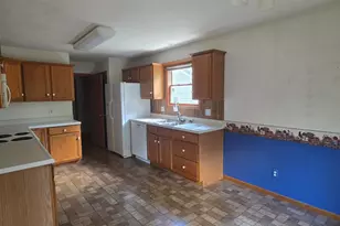 4150 Riverwood Dr, Loves Park, IL 61111 - Photo 6