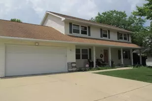 1052 Burke Dr, Freeport, IL 61032 - Photo 1