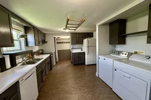 208 E Broad St, Mount Carroll, IL 61053 - Photo 6