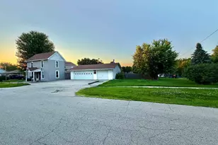 208 E Broad St, Mount Carroll, IL 61053 - Photo 16