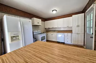 5773 Kirkwood Dr, Rockford, IL 61109 - Photo 8