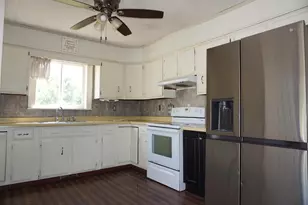 703 Maple Ave, Machesney Park, IL 61115 - Photo 2