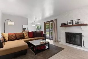1951 Valencia Dr, Rockford, IL 61108 - Photo 8