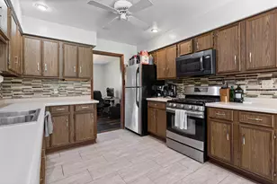 1951 Valencia Dr, Rockford, IL 61108 - Photo 4