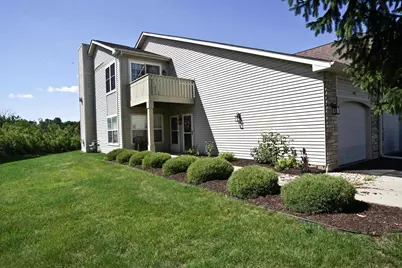 7685 Creek Bend, Rockford, IL 61114 - Photo 4