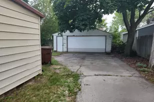 205 Pennsylvania Ave, Loves Park, IL 61111 - Photo 10