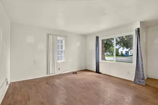 228 E Riverside Blvd, Loves Park, IL 61111 - Photo 8