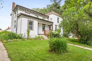 224 E 5th St, Pecatonica, IL 61063 - Photo 2
