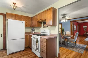 224 E 5th St, Pecatonica, IL 61063 - Photo 8