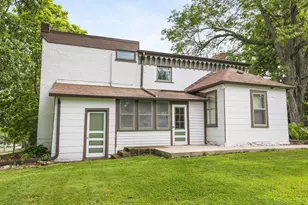 224 E 5th St, Pecatonica, IL 61063 - Photo 36