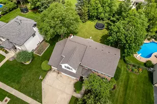 1647 Oakforest Dr, Rockford, IL 61107 - Photo 4