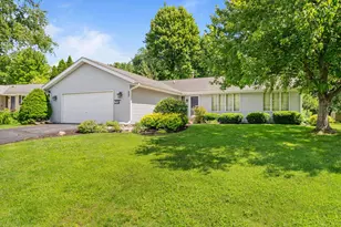 667 Westport Dr, Rockton, IL 61072 - Photo 1